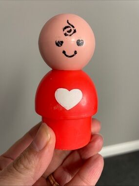 1984 Fisher-Price Jumbo Little People Red figure white heart
